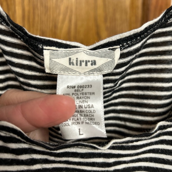 Kirra black and white striped, cropped tank size large - Picture 2 of 3